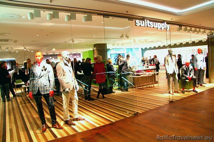 Veikals "Suitsupply" T/C Galleria Riga, Dzirnavu iela 67, Rīga