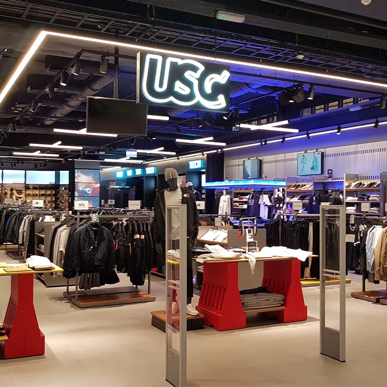 Veikals "USC", AKROPOLE Rīga, Latgales iela 257, Rīga