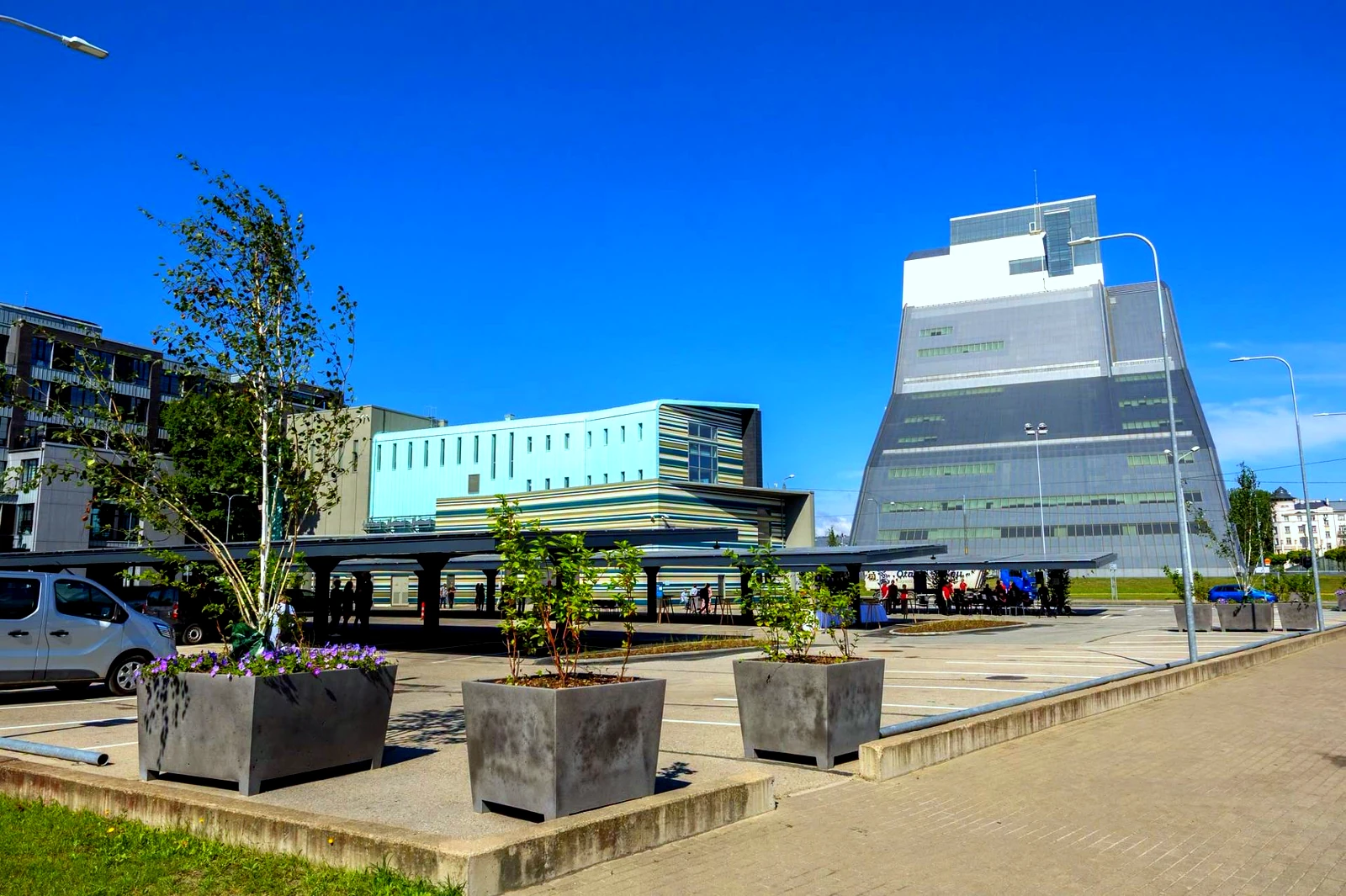 Saules elektrostacija automašīnu stāvlaukuma Mūkusalas iela 5, Rīga