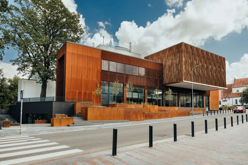 Valmieras drāmas teātra rekonstrukcija, Lāčplēša iela 4, Valmiera